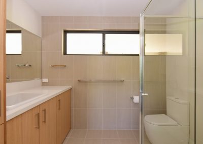 Far Meadow Cottage bathroom